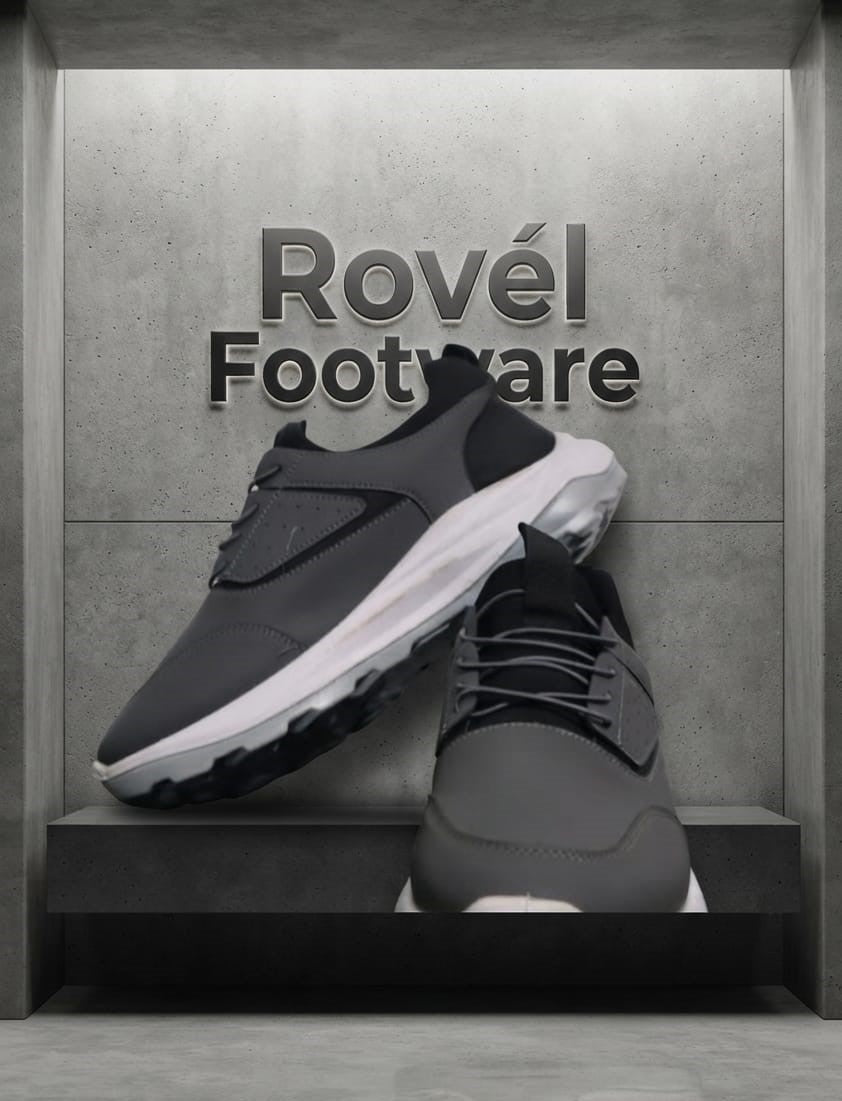 black low-top men's casual sneakers
